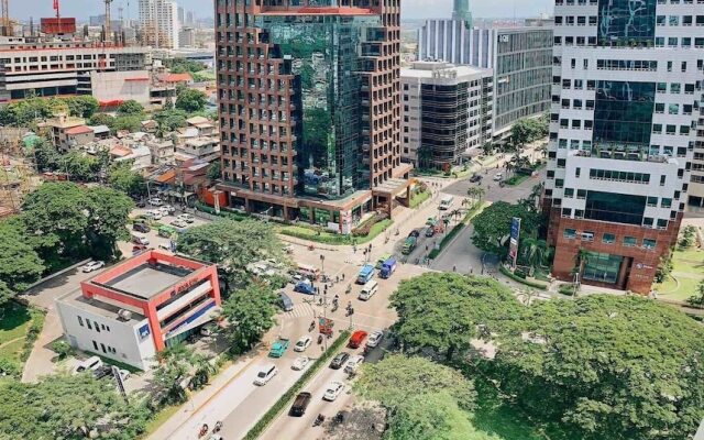 Spacious 1 BR Unit in AppleOne Ayala