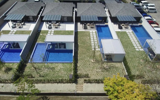 Mezzo All Suite Villas