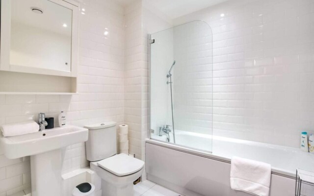 Guestready - 2-bdr Apartment With Balcony by The Thames
