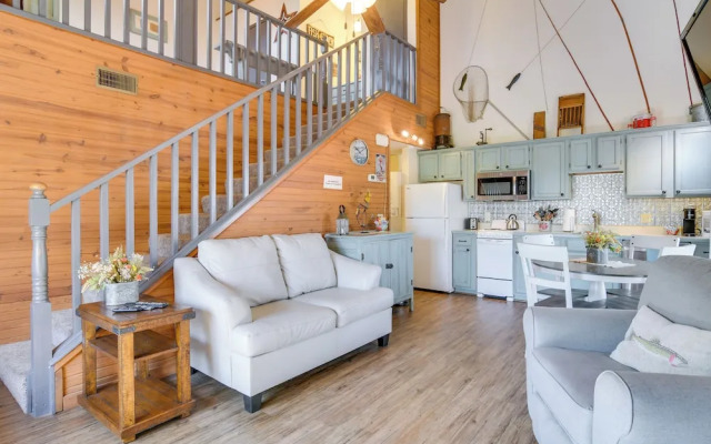 Relax Fireside! Home 8 Mi to Silver Dollar City