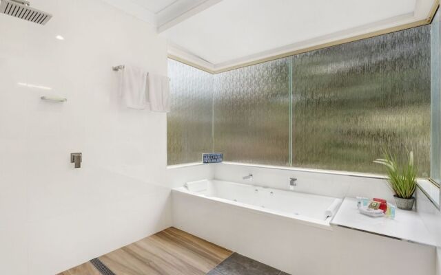 Seven Mile Beach Holiday Park