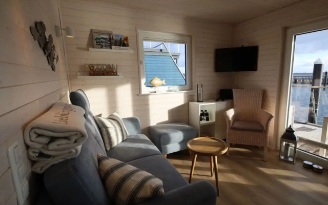 Houseboat Liliput Comfortable Holiday Residence