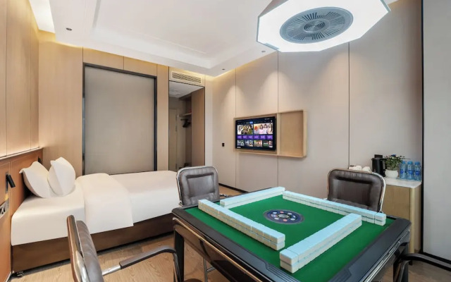 Wanzai Yijia La Maison Hotel