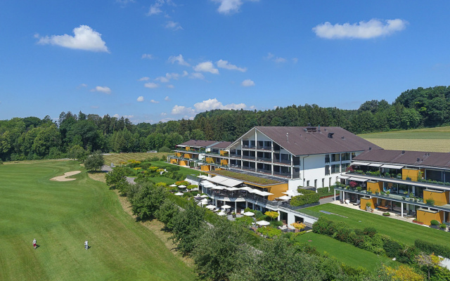 Small Luxury Hotel Wellnesshotel Golfpanorama — 4-star hotel in Waldi