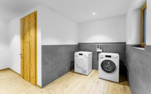 Schwarzenbach - Apartments & Rooftop Pool