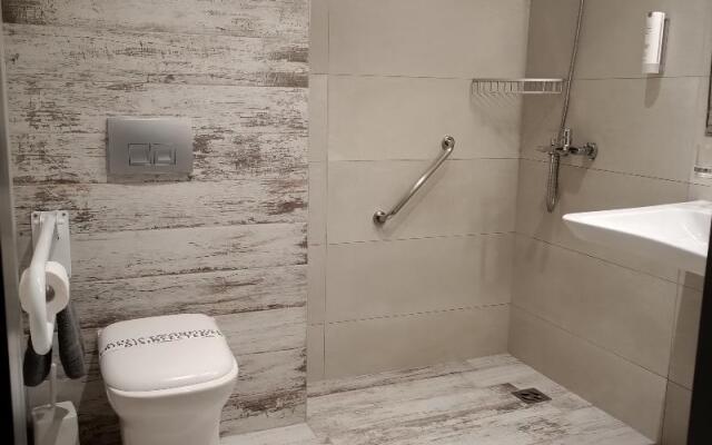 Elizabeth Queen Luxury Rooms