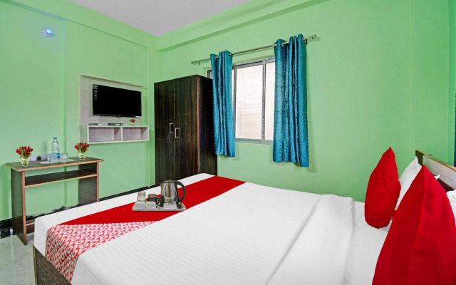 OYO Flagship 70156 Dark N Dreams