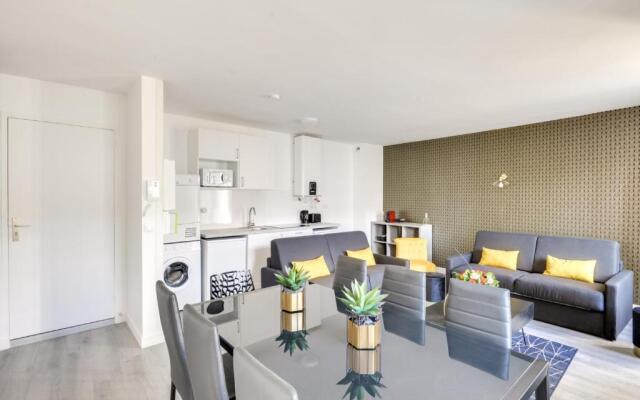 806 Suite Magic, Beautiful APT, Door of Paris
