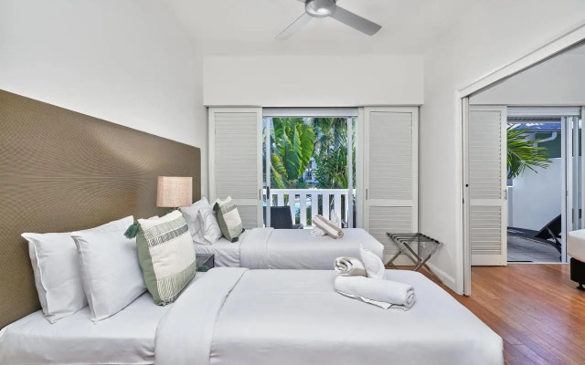 Beach Club Oceanview Apartment 1221-2 Palm Cove