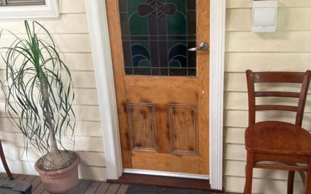 Gleeson St Guest Bungalow