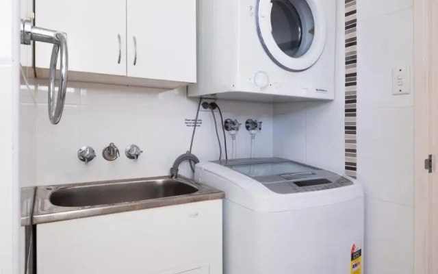 Levuka Unit 12, 14 Moreton Pde
