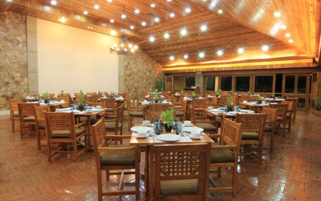 Sol Y Viento Mountain Hot Springs Resort