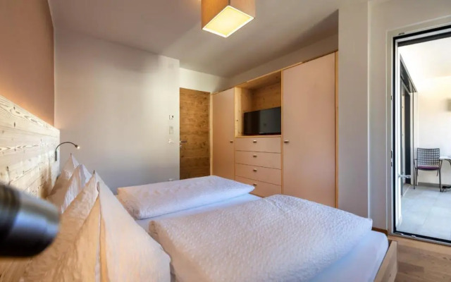 Apartment 39012