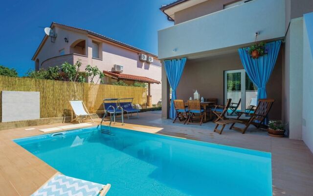 Beautiful Home in Klimno With Wifi and 2 Bedrooms