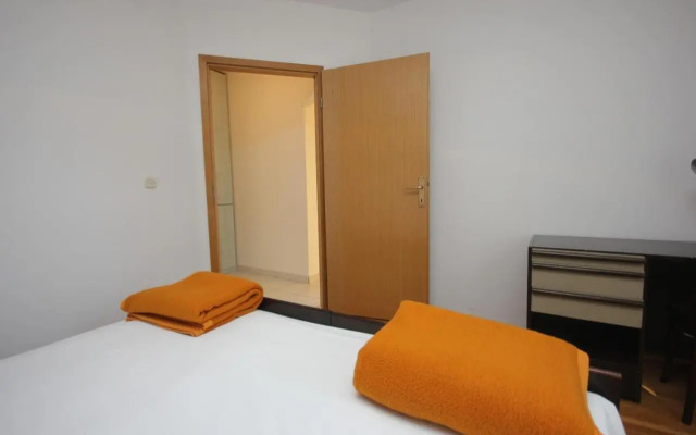 Apartment Vis 2470c