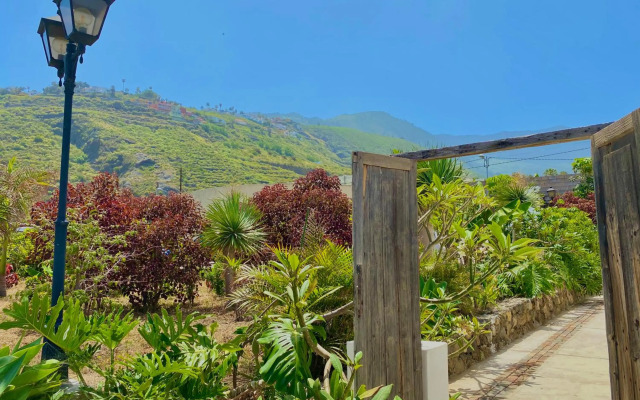 Casa Lava Luminosa y con Magníficas Vistas