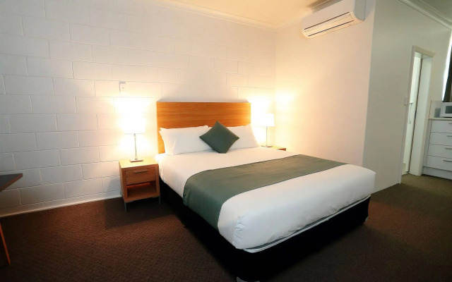 Q Express Motel