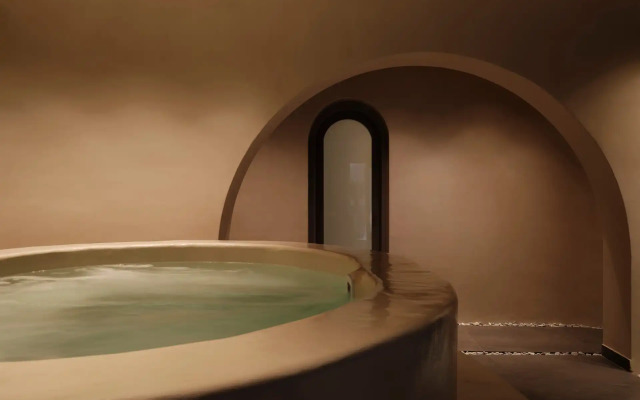 Enarma Suites & Spa Wellness Retreat