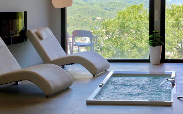 Отель El Petit Mirador