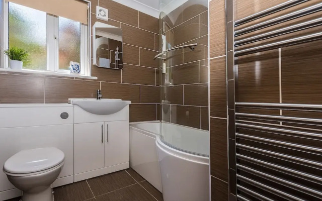 3 Bedroom Bungalow Moelfre- Private Garden,parking