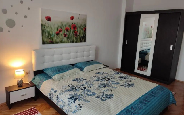 Lovely 1 bedroom apartment in city centre, sleeps 4 !