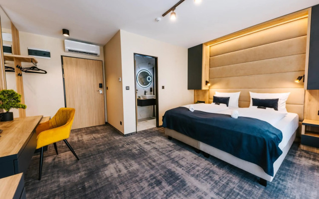 Auris Hotel