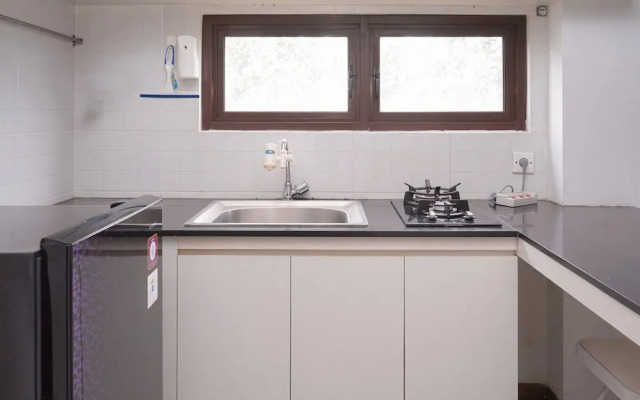 Comfy And Minimalist 2Br At Asatti Apartment