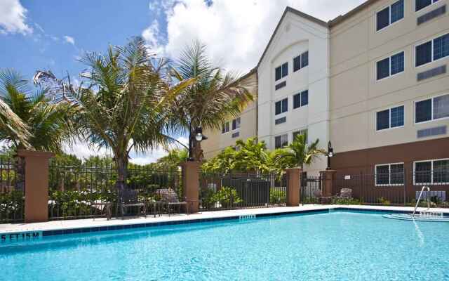 Candlewood Suites Fort Myers Sanibel Gateway, an IHG Hotel