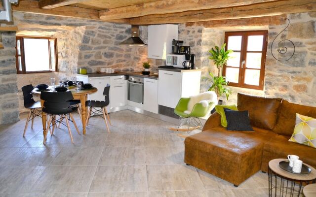 House With one Bedroom in Mostuéjouls, With Pool Access, Enclosed Gard