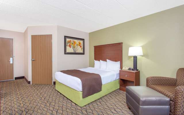 AmericInn by Wyndham Sheboygan