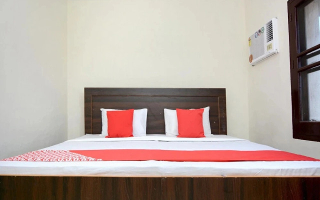 Hotel Tourist by OYO Rooms