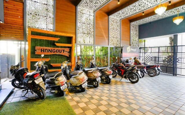 Townhouse OAK Hotel Chaitanya Executive