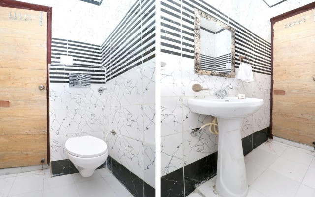 OYO Flagship 22942 Hotel Opal