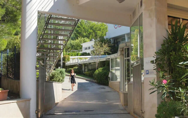 Zlatni Rat Beach Hotel