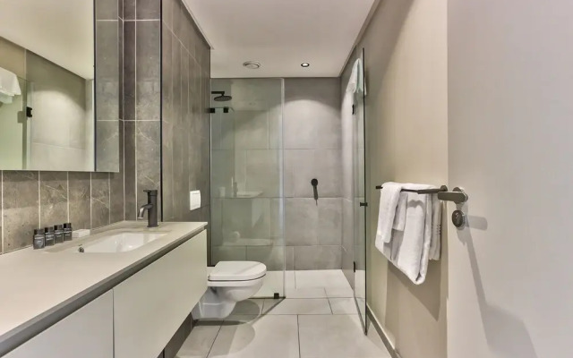 Great Studio With Balcony and City Views