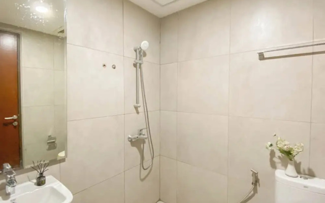 Simply Look And Best Deal 2BR at Pollux Chadstone Apartment