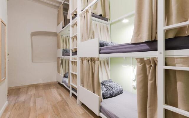 Backpackers House