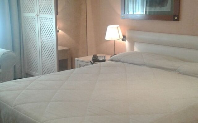 Colosseo Studio Suites