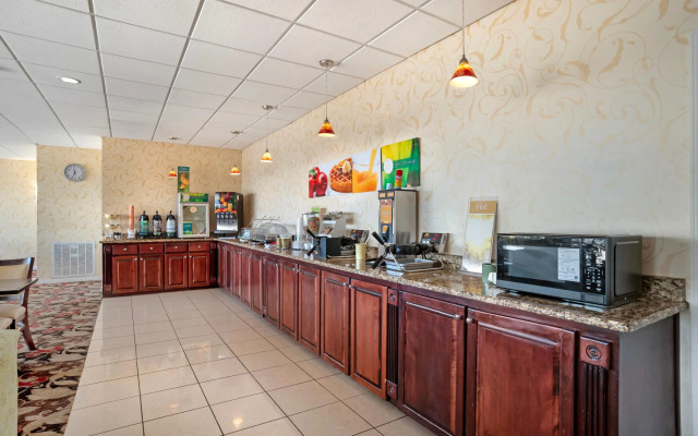 Quality Inn & Suites near Lake Eufaula