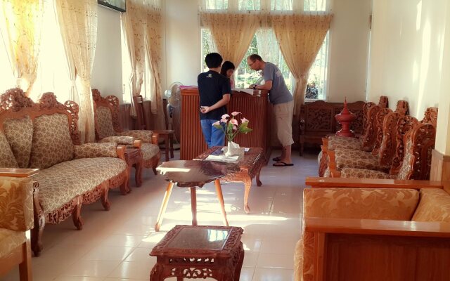 Mrauk Oo Nawarat Hotel
