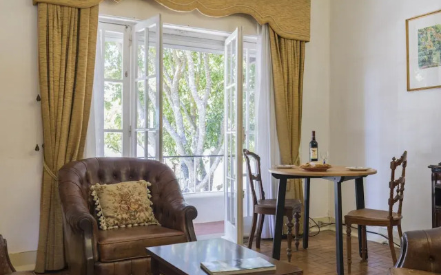 Rustic Seaview Apartment in Cascais