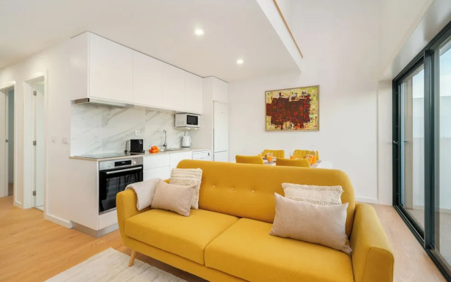 C312 Riverside View Premium Apartment w/ AC & Terrac