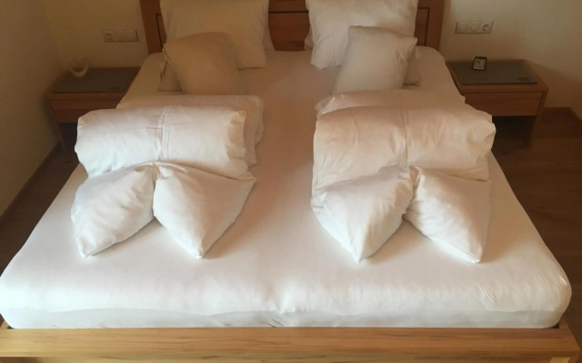 Haus Tschirgantblick