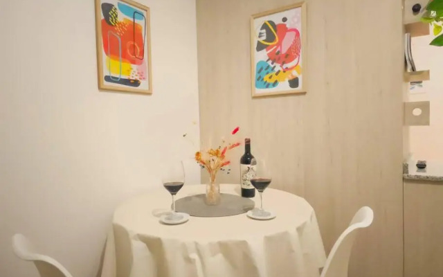 Fresh Studio Apartment near Colon Street in downtown