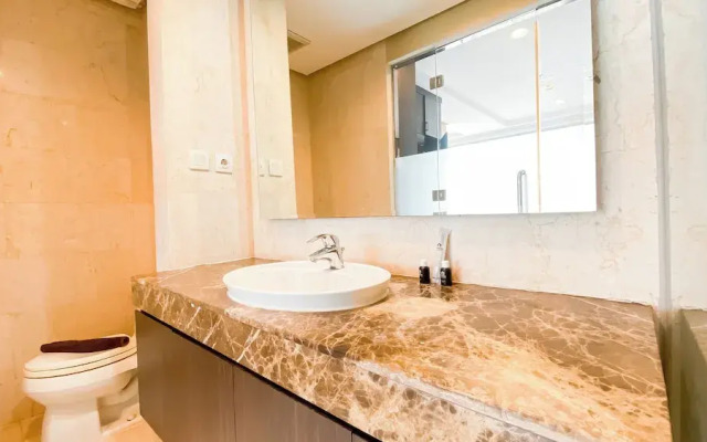 Elegant and Spacious Studio at Kemang Mansion Apartment