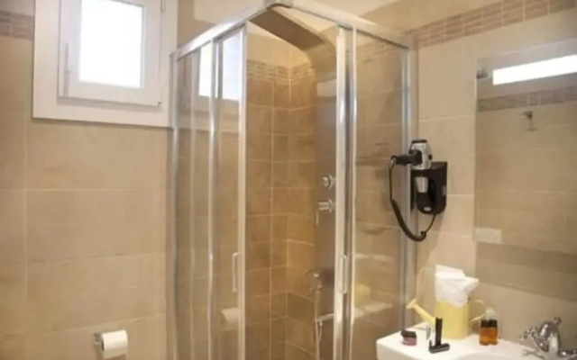 Marina Beach Suite Hotel