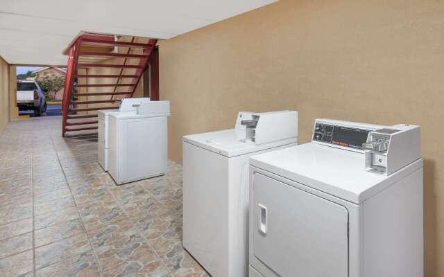 Super 8 by Wyndham Kingsville