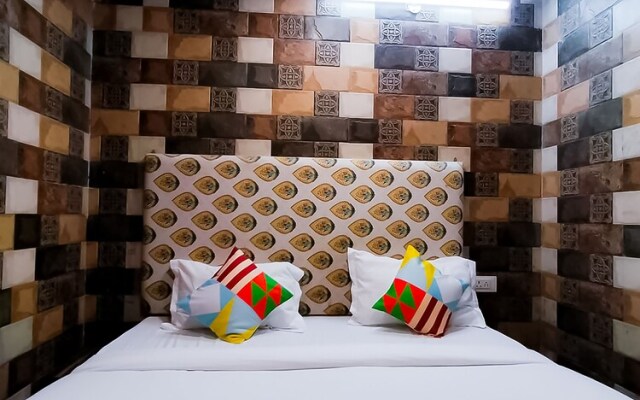 Roomshala 122 Hotel park view