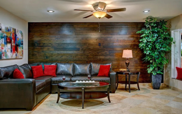 Resort-like w/ Tennis, Bocci, Golf & Games Galore!