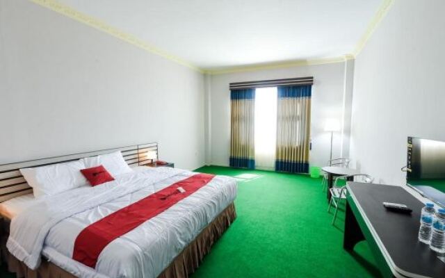 RedDoorz at Brother Homestay Kupang